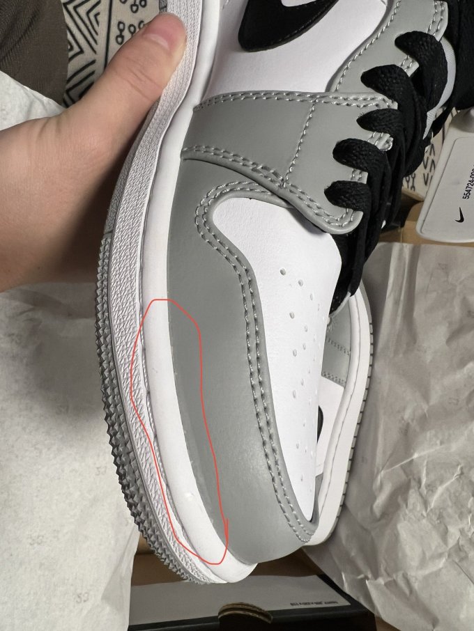 耐克运动板鞋怎么样 官网入手aj小迪奥,瑕疵满满!_什么值得买