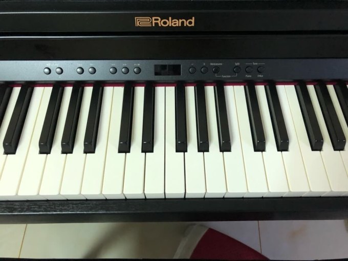 罗兰电子琴