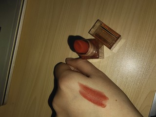 草莓颜色的口红元气少女必备💄