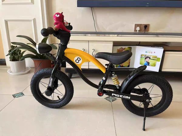 飞鸽儿童平衡车无脚踏3--8岁宝宝滑行车玩具