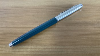 很酷的型号，很便宜的价格，可以无限回购的英雄钢笔。