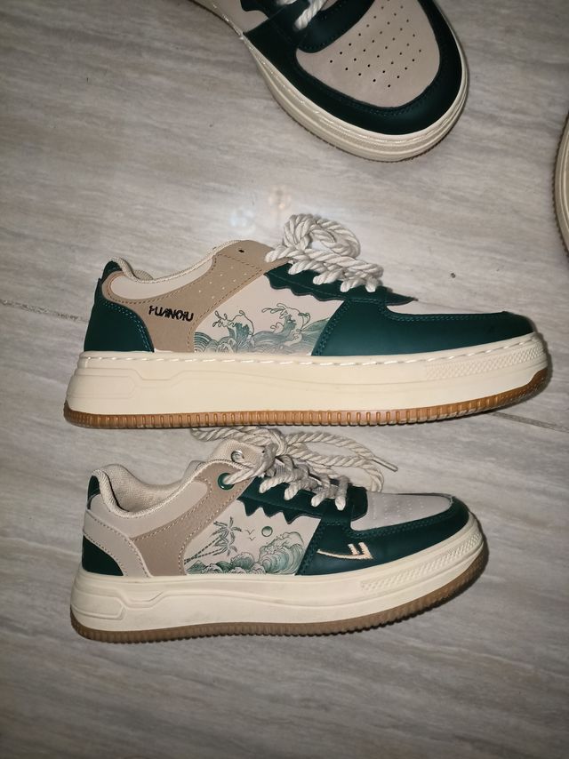 回力or环球，谁是国产最强平替板鞋？