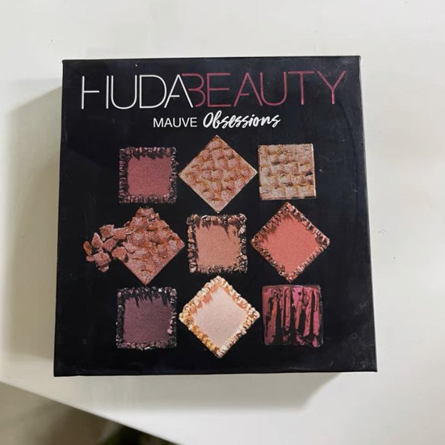 彩妆系列之Huda beauty九色眼影盘