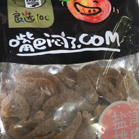 华味亨盐渍桃干口感很甜。