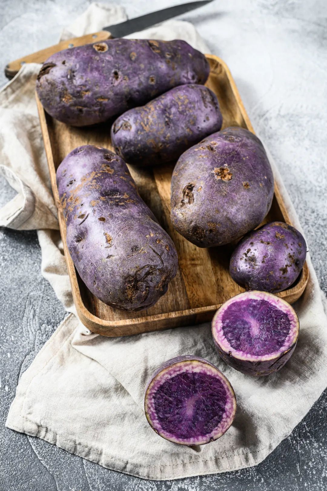 少见的“彩色土豆” ©摄图网