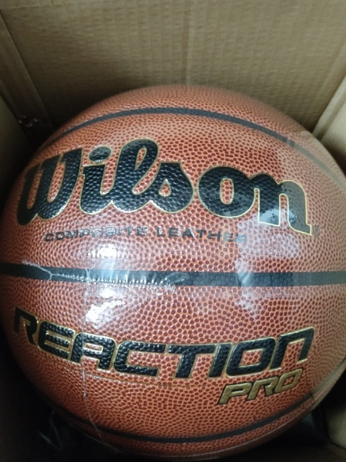 威尔胜篮球怎么样 外观材质:手感很不错 比想象._什么值得买