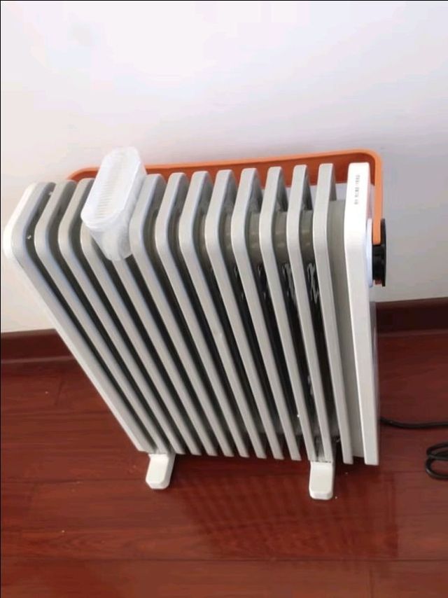 美的电暖气