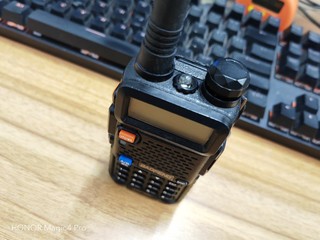 宝锋UV-52经典入门对讲机性价比棒棒哒