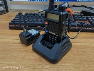 宝锋UV-52经典入门对讲机性价比棒棒哒