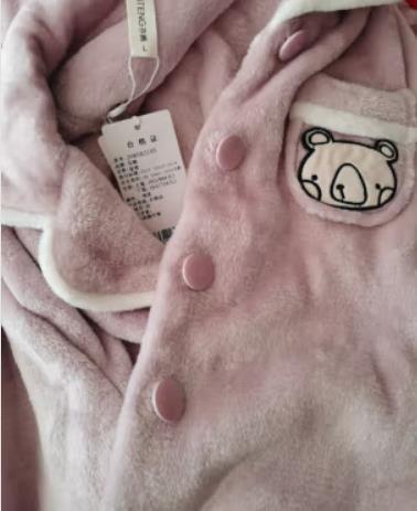 非常漂亮的睡衣，款式漂亮，面料舒适