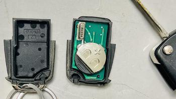 DIY 篇五：汽车钥匙更换电池记------钥匙没电就换车的大佬们可以略过了