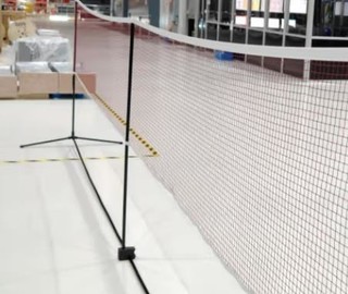 羽毛球网很实用，安装也很方便