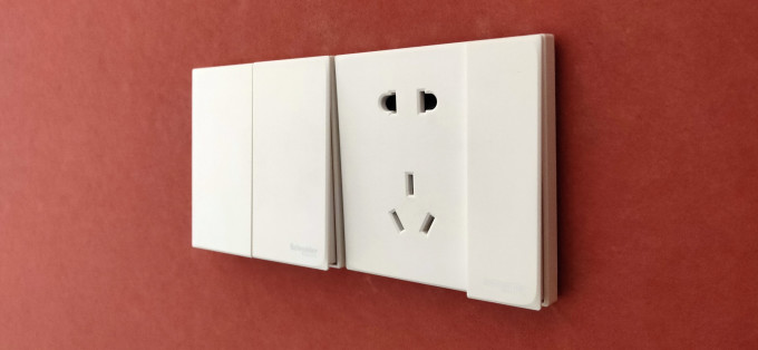 施耐德电气开关怎么样 数量对的 自己少拍了一个 后面..._什么值得买