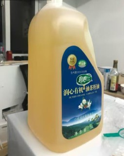 润心的茶树油，油质纯净，没有异味。