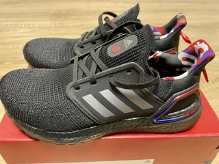 Adidas ultraboost 20 中国春节系列跑鞋