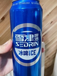 聚会时常能看见的雪津啤酒