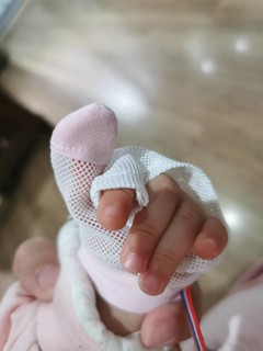 宝宝戒掉吃手指的坏习惯！！！