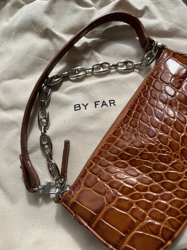 我的第一个BY FAR 迷你腋下包收到啦