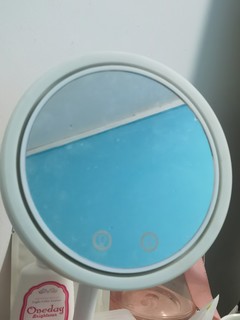 实用的彩色小圆镜，随身迷你化妆镜。