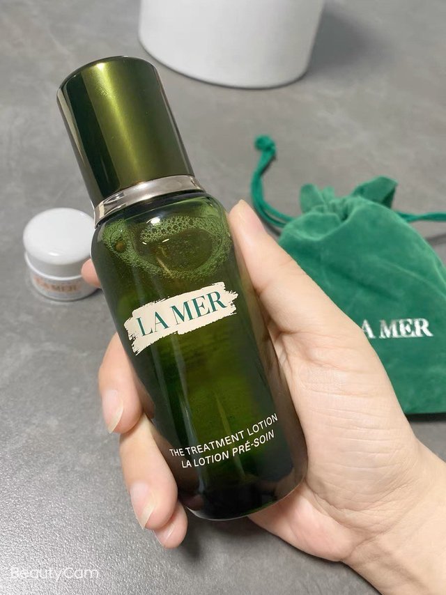 海蓝之谜精粹水，像精华的爽肤水