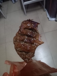 看喷喷的咸香烤鸭腿