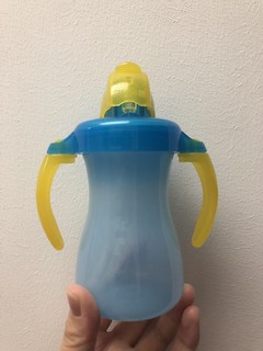 儿童吸管杯－戒奶瓶的神仙好物