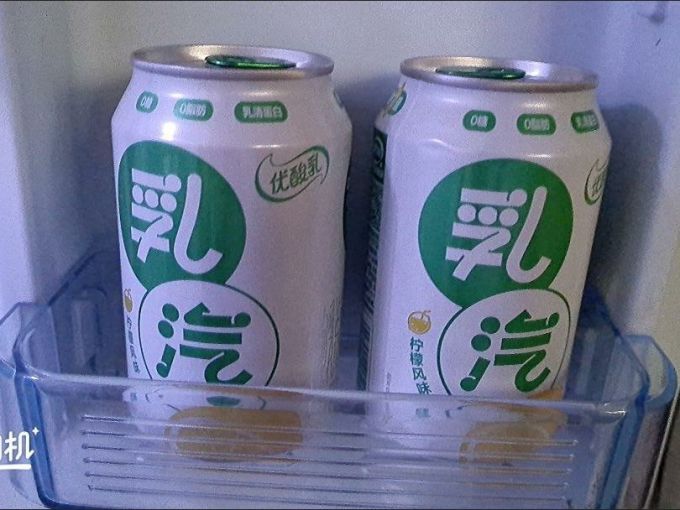 伊利优酸乳气泡水