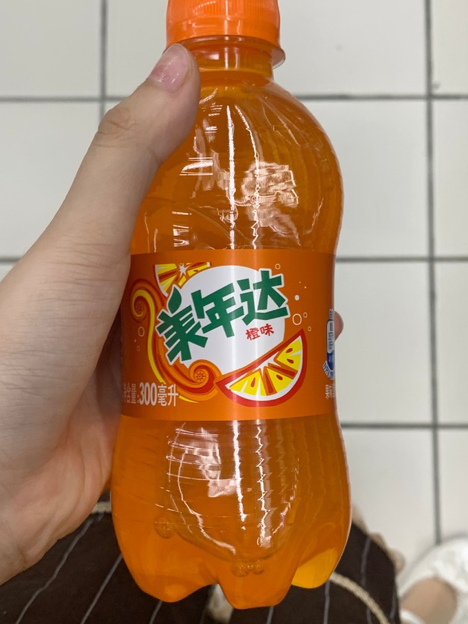 美年达碳酸饮料