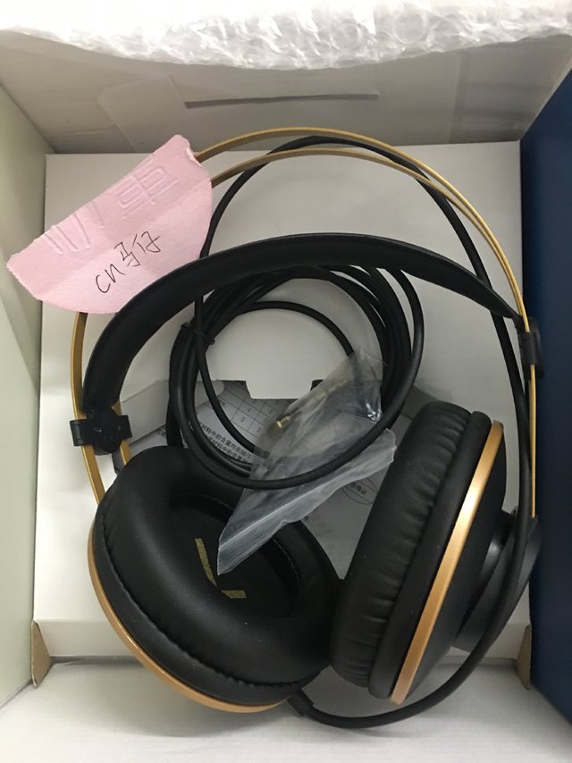 akg k92 有线头戴耳机