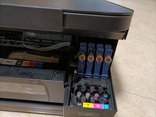 挠头的喷墨打印机
