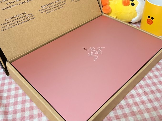 雷蛇普通笔记本怎么样 非常非常喜欢的粉色了!触屏也非._什么值得买