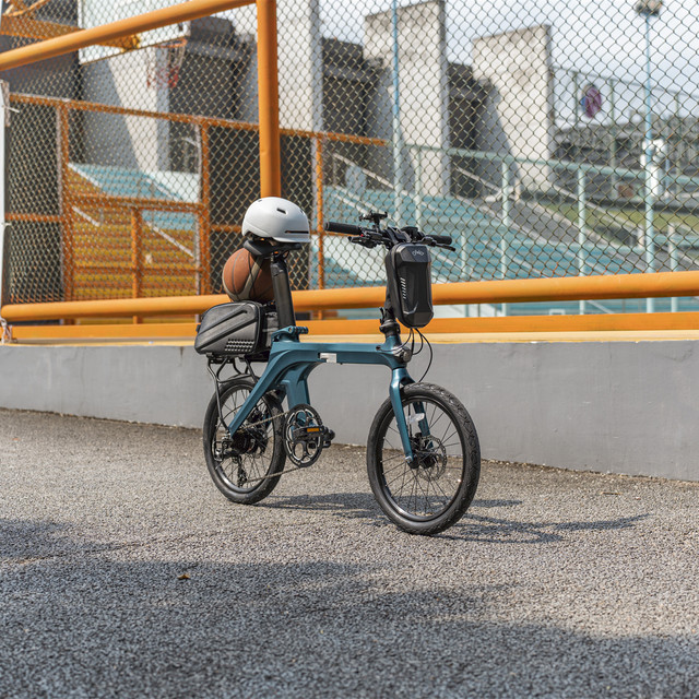 谁说电助力自行车就要配油门？看看这款超未来设计的飞道Fiido X