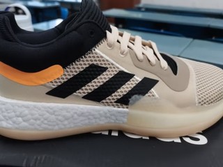 阿迪达斯Marquee Boost Low篮球鞋