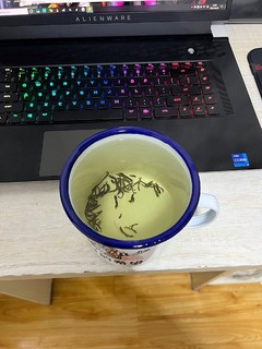 秋天的第一杯茉莉花茶我选张一元