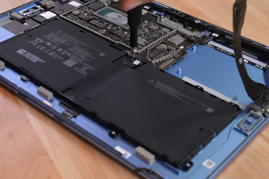 微软 Surface Pro 9 拆解出炉，维修难度降低