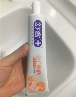 物美价廉的舒克牙膏