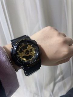 把弟弟的手表⌚️偷来带