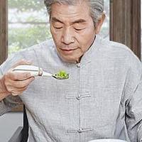 提醒：中老年人少吃馒头和米饭，多吃这4种食物，健康美味有营养