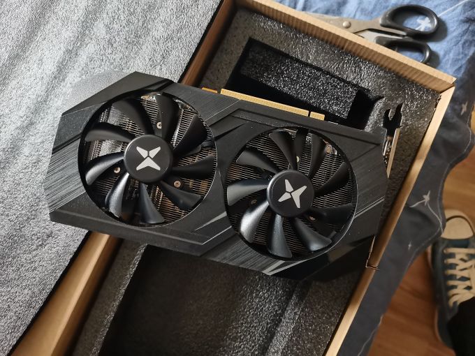 radeon rx 6600 8g x战将显卡怎么样 用起来很不错的迪兰rx6600显卡