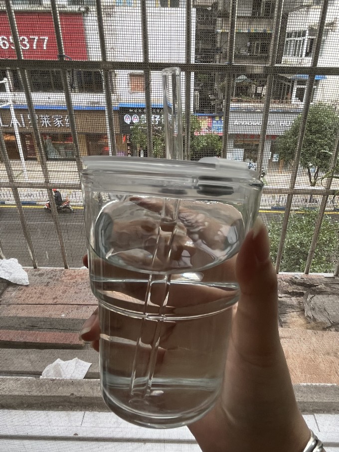 玻璃杯