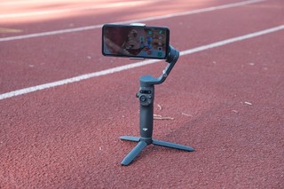 大疆Osmo Mobile 6，侧面拨轮最好用