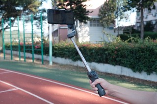 大疆Osmo Mobile 6，侧面拨轮最好用