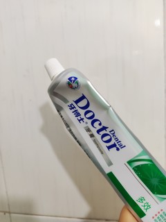 牙博士牙膏