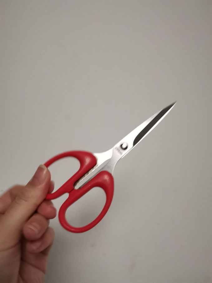 这种剪刀真的很好用啊家里必备