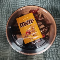 M&M的巧克力豆，好吃地停不下来！