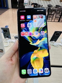 HUAWEI Pocket S折叠屏 美到了心巴上