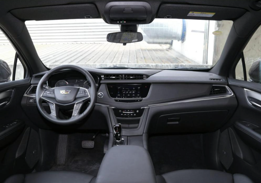 凯迪拉克XT5新增车型上市 售价35.27万元
