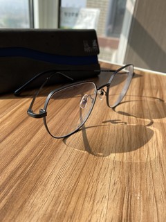 285元入手依视路A4 1.6非球面镜片眼镜。