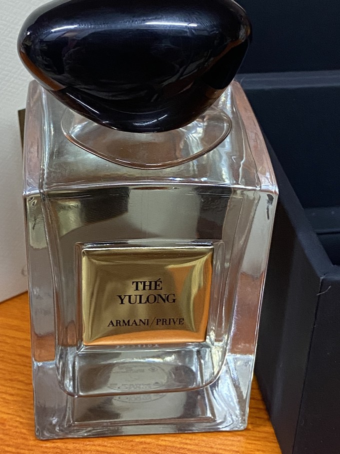 阿玛尼彩妆中性香水