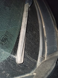 ​比较好用的无骨雨刷，比较安静。